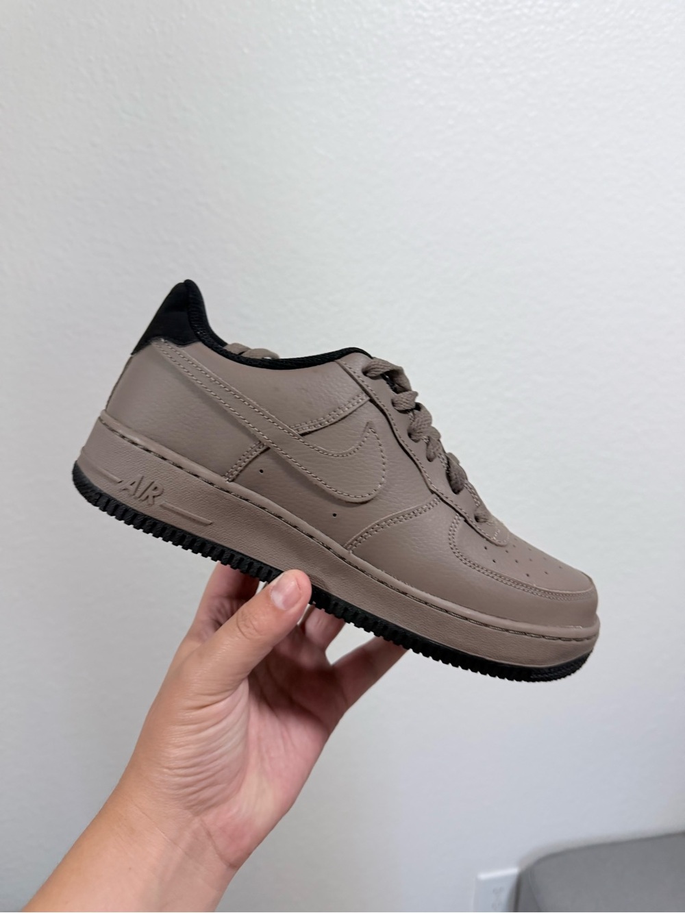 Nike Kids Air Force 1 Low Taupe with Black Heel